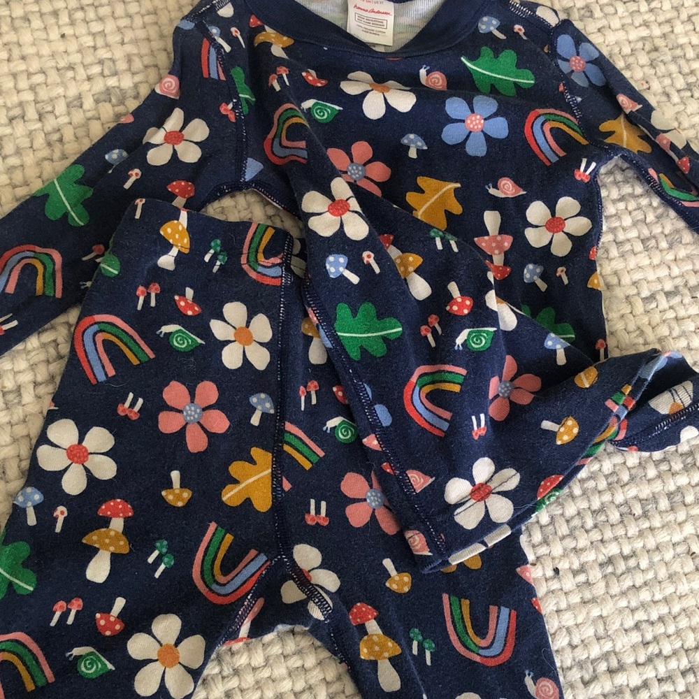 Hanna Andersson Navy Floral & Rainbow Print PJ Set - Picture 5 of 7
